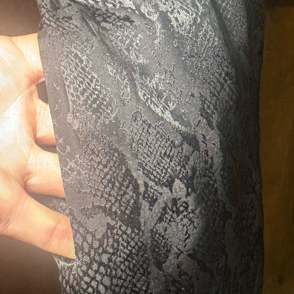 NWT SIZE 2/US M The Kooples Black Patterned Cropped Pants - Picture 4 of 13
